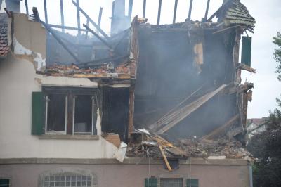 Tagbilder - Vollbrand von geplantem Asylantenheim in Unterweissach